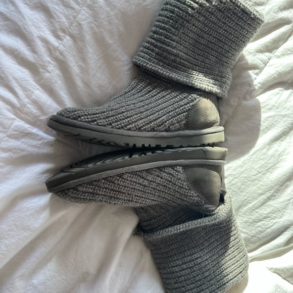 Grey UGG boots - Picture 4 of 4
